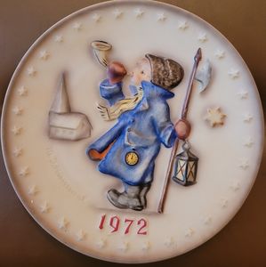 Goebel decoration plate. M.J.Hummel annual plate